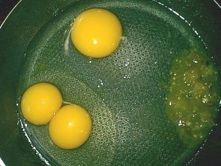 egg with 2 yolks